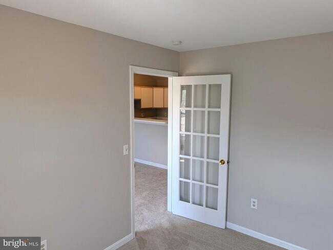 Building Photo - 673 Constellation Square SE