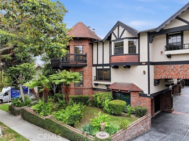 Building Photo - 227 S Irena Ave