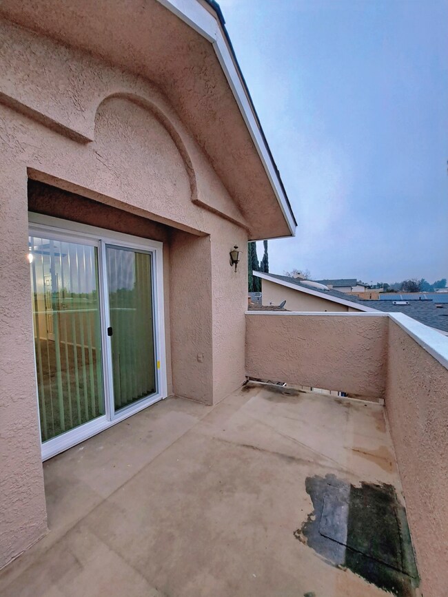 Building Photo - Beautiful 3-Bedroom Fresno Home with Backyard!