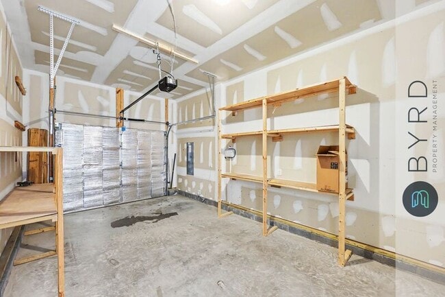 Building Photo - 16921 Thornapple Run