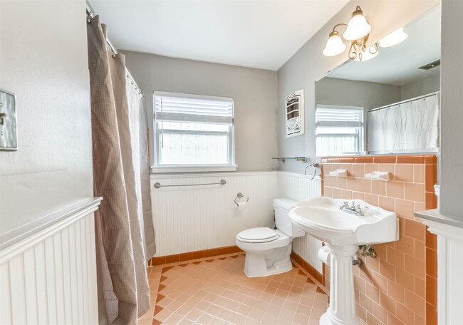 Building Photo - 4615 Braeburn Dr