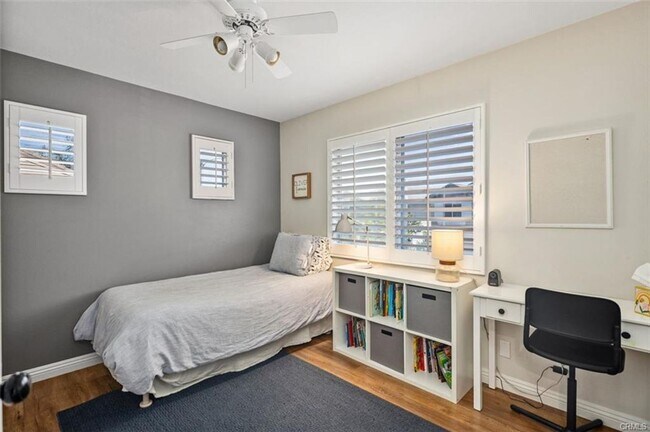 Building Photo - 3 bedroom in Gated Victoria Community!