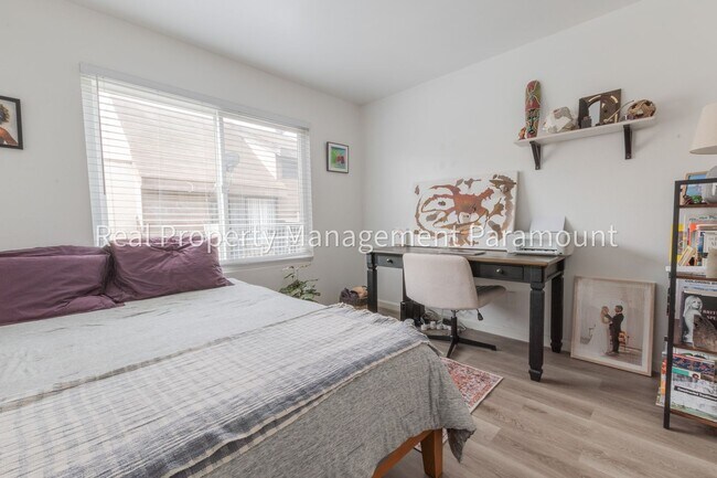 Building Photo - For Rent: Modern 2-Bedroom, 2-Bath Townhou...