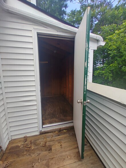 Building Photo - 600 Reusens Rd