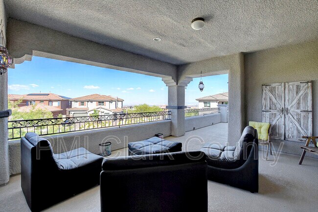 Building Photo - 320 Oakrun Ct