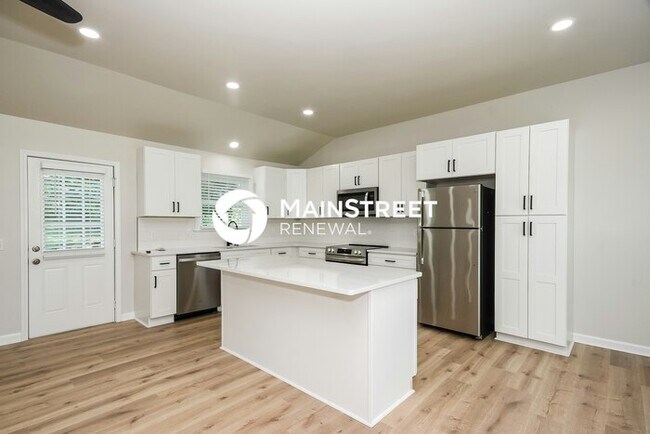Building Photo - 4 Bedroom Pet-Friendly Home in OLD HICKORY, TN with Main Street Renewal