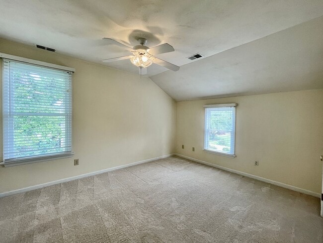 Building Photo - Available NOW! A 4-6 Bedroom Home! Attache...