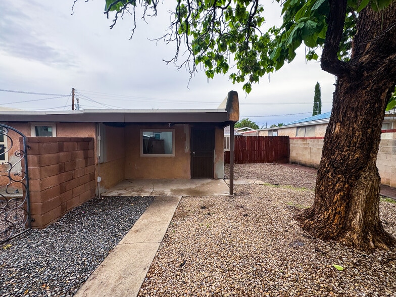 Primary Photo - 905 Palo Duro Ave NW