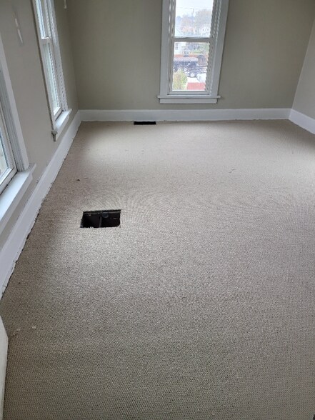 Building Photo - 1405 7th Ave