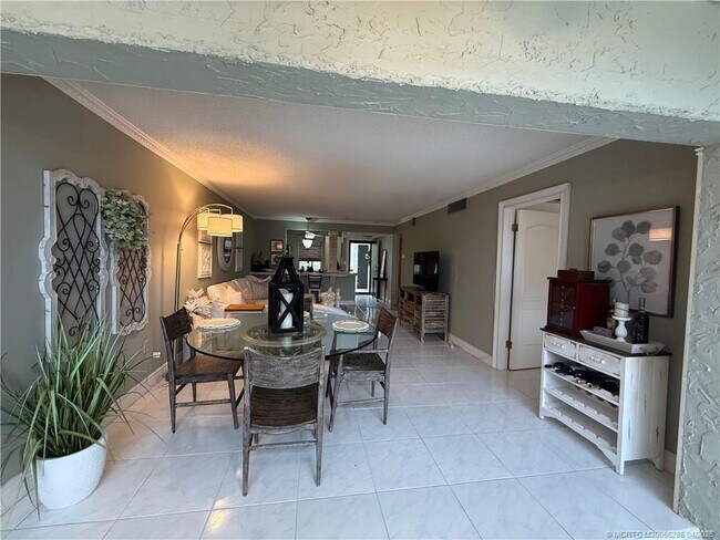 Building Photo - 1950 SW Palm City Rd