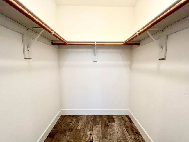 Building Photo - Stunning 1-Bed, 1-Bath with Private Entrance/Parking - UTILITIES INCLUDED!