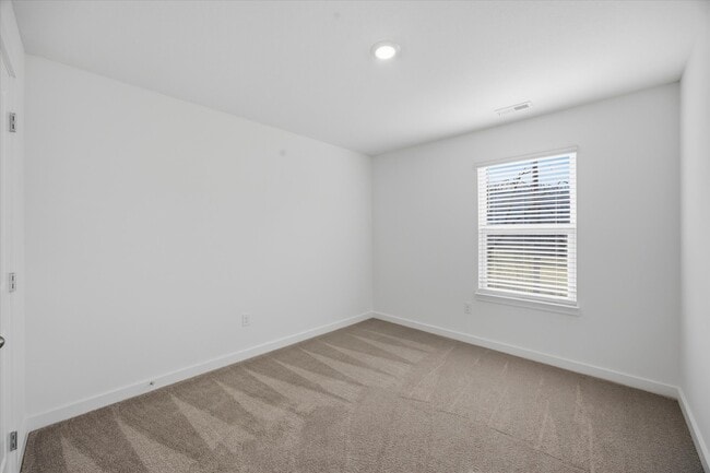 Building Photo - 7740 Belhaven Ln