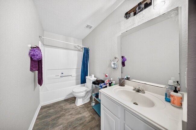 Building Photo - 6503 Warfield Ln