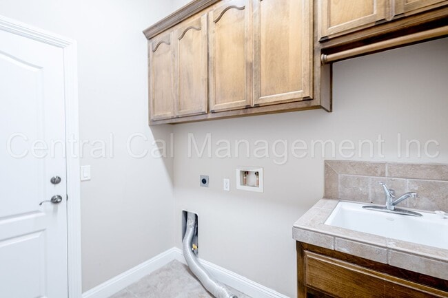 Building Photo - 4 Bedroom/3 Bath Home with Paid Solar - $3395 Per Month!