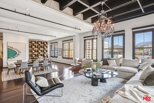 Building Photo - 1645 Vine St