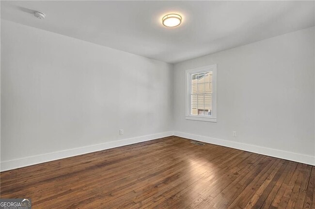 Building Photo - 1271 Lorenzo Dr SW