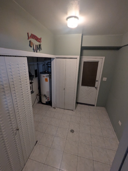 Building Photo - 8049 W Eastwood Ave