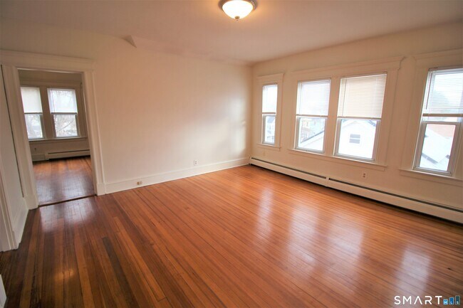 Building Photo - 19 Nesbit Ave