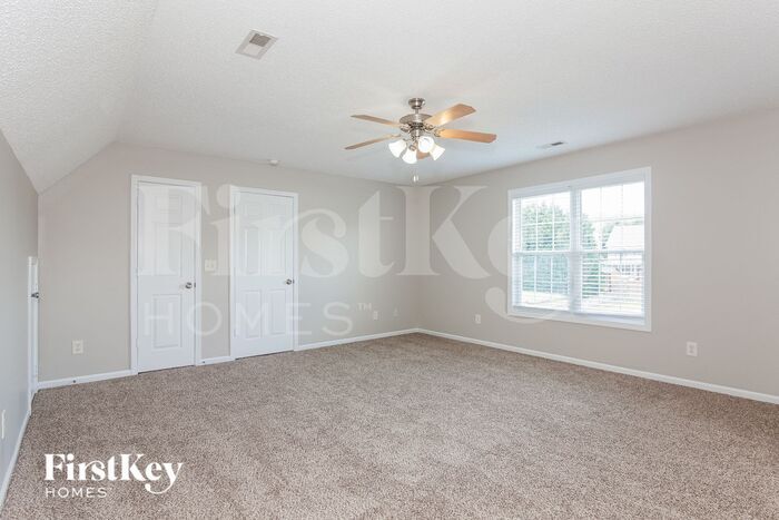Building Photo - 721 Summey Farm Dr