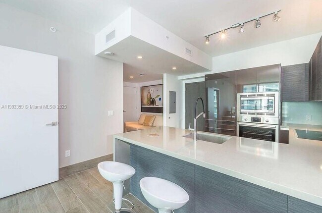 Building Photo - 1080 Brickell Ave