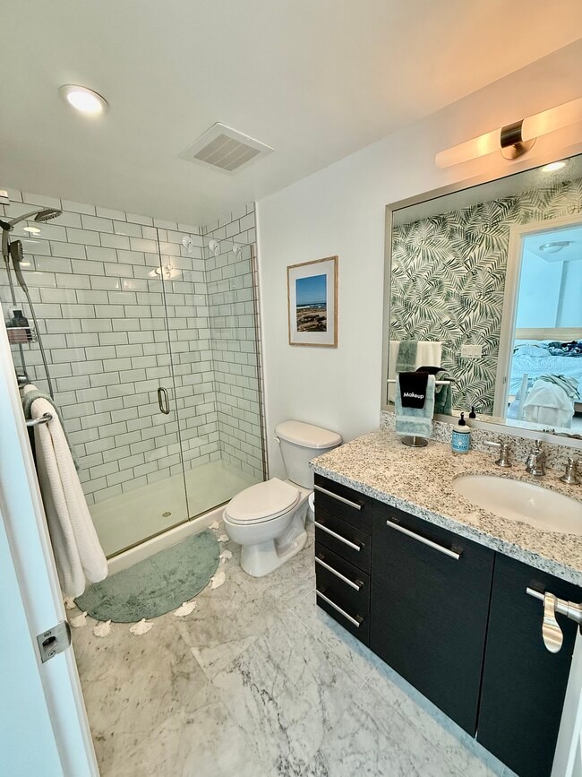 Building Photo - 1431 Pacific Hwy