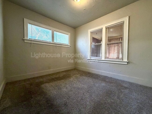 Building Photo - 232 E Lincoln Ave