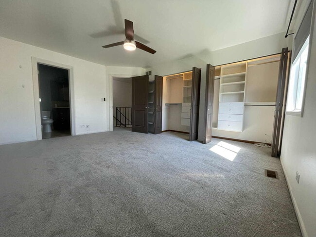 Building Photo - 211 E Oneida Ave