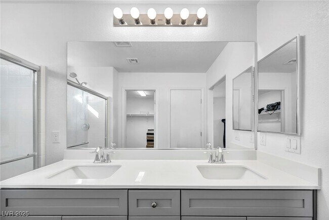 Building Photo - 4054 E Tonopah Ave