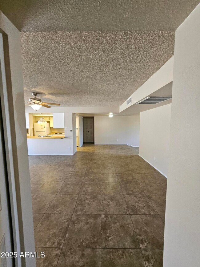 Building Photo - 4824 W Northview Ave