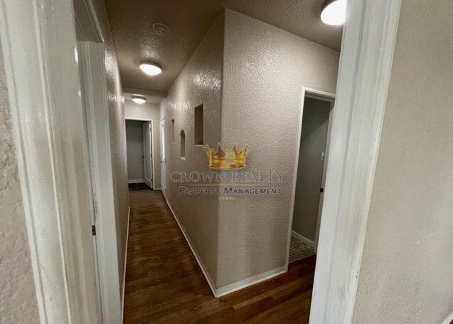 Building Photo - 950 Windsor Dr