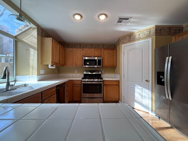 Building Photo - Stunning Updated 4-Bedroom Home with Private Spa in Summerlin North