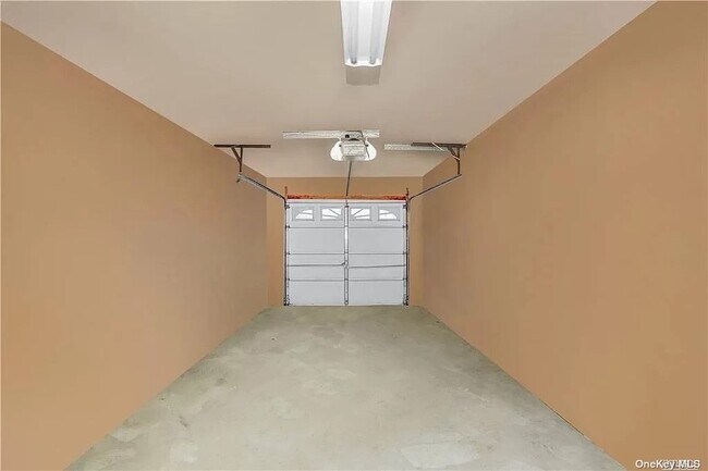 Building Photo - 47 Manhasset Ave