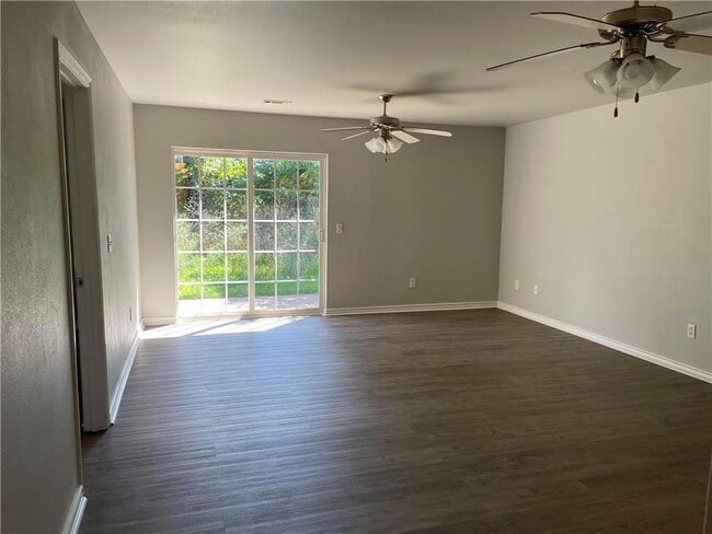 Building Photo - 279 Graystone Cir