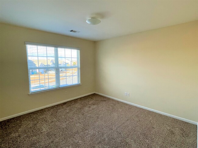 Building Photo - 81 Roseberry Cir