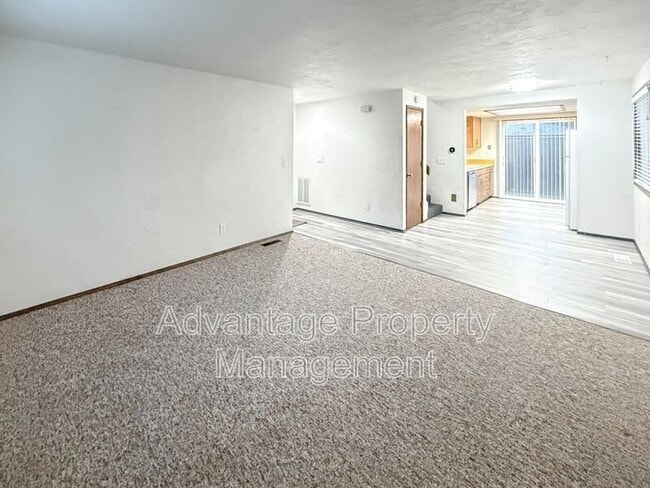 Building Photo - 1765 NW Grant Ave