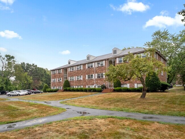 Building Photo - 88 Edgelawn Ave