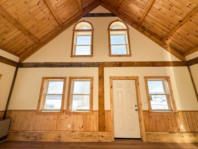 Building Photo - Meadow Woods