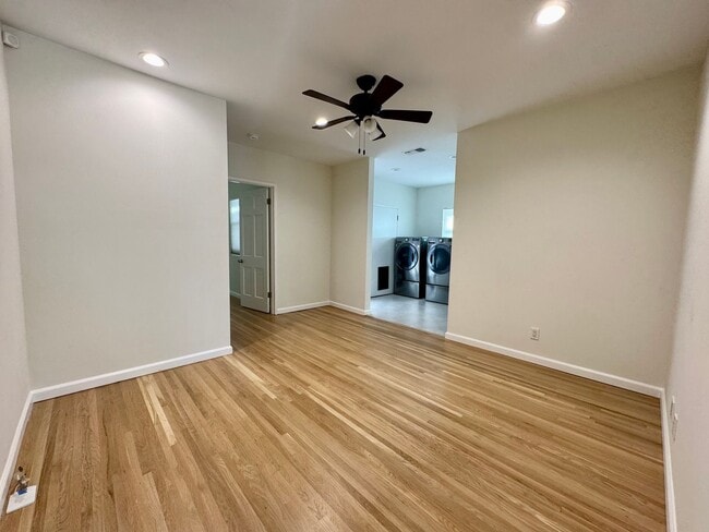 Building Photo - Stunning 3-bedroom, 2-bathroom home in Leimert Park area