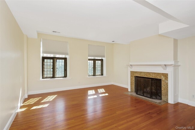 Building Photo - 206 Chateau Rive
