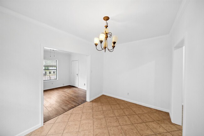 Building Photo - 406 Quitman St