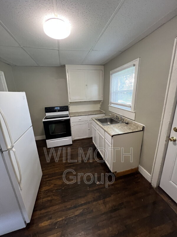 Building Photo - 853 Lincoln St