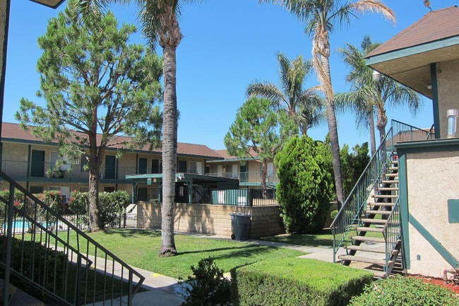 Building Photo - Regency Park Apartments