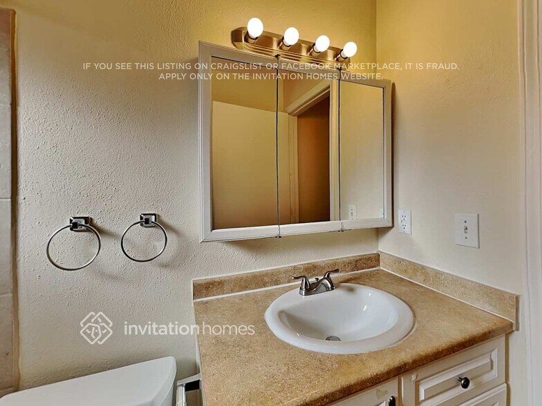 Building Photo - 5003 S Richfield Cir