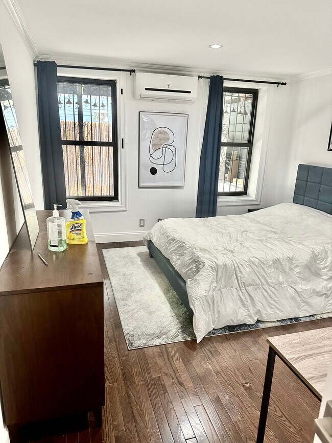 Bedroom upstairs - - 308 Clifton Plz