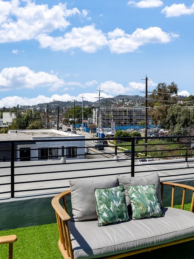 Building Photo - Brand New LUXURY 2026 Construction Homes in Silverlake!