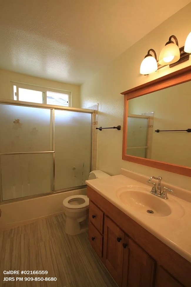 Building Photo - Price Lowered! Walnut 3 Bedroom Home