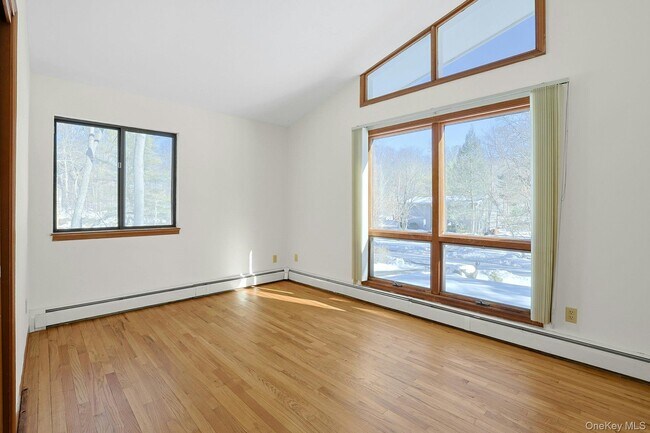 Building Photo - 4 Sassi Dr