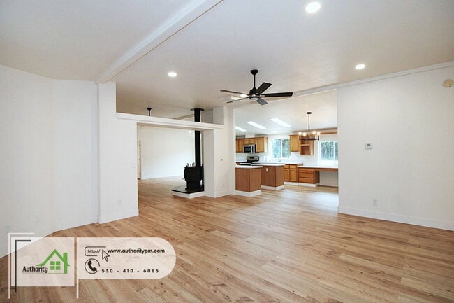 Building Photo - 22190 Vallotton Ln