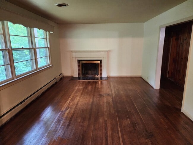 Building Photo - Country Home for Rent in Hanover