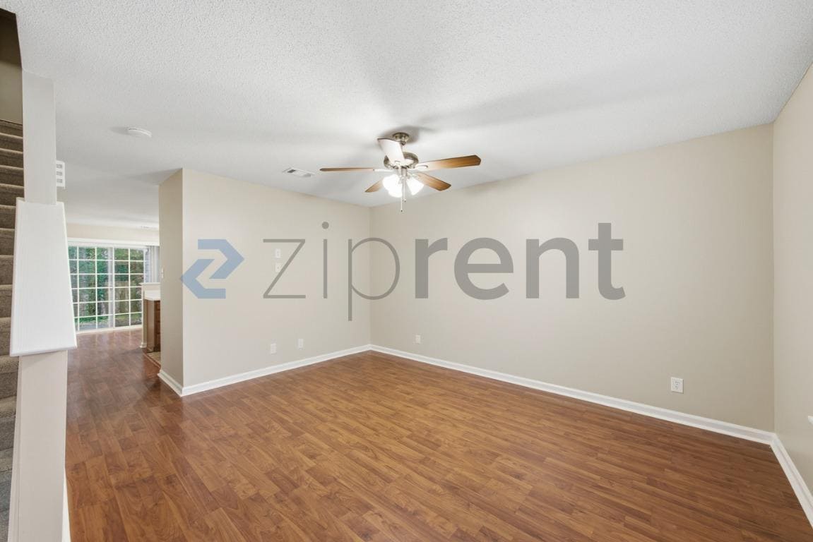 Building Photo - 10 Hartford Ct